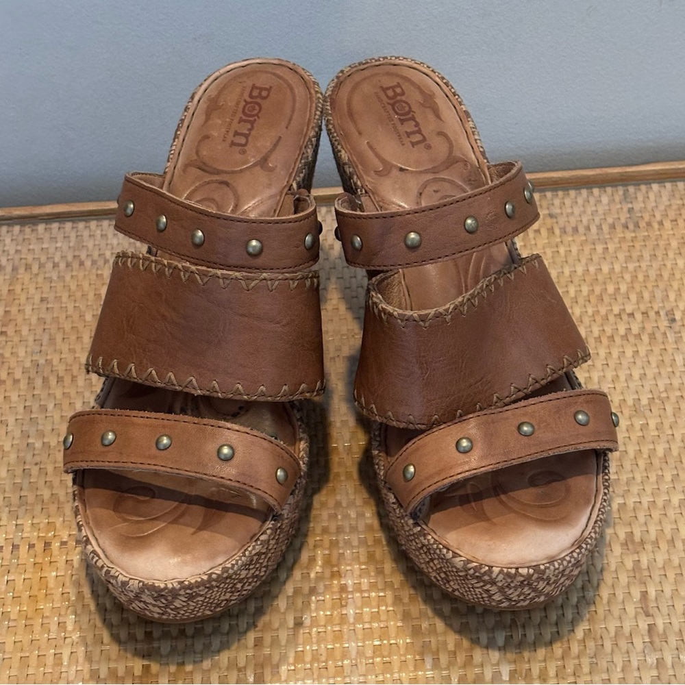 Born Womens Leather Sandals size 9 Casual Slip On Wedge heel NWOT